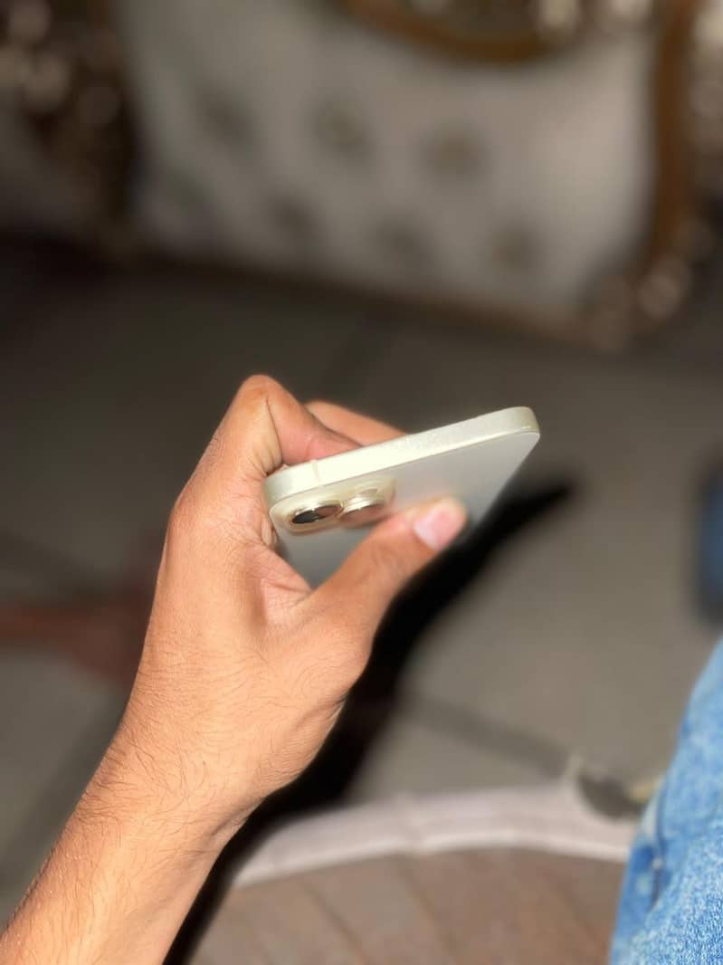 iPhone 15 plus 3