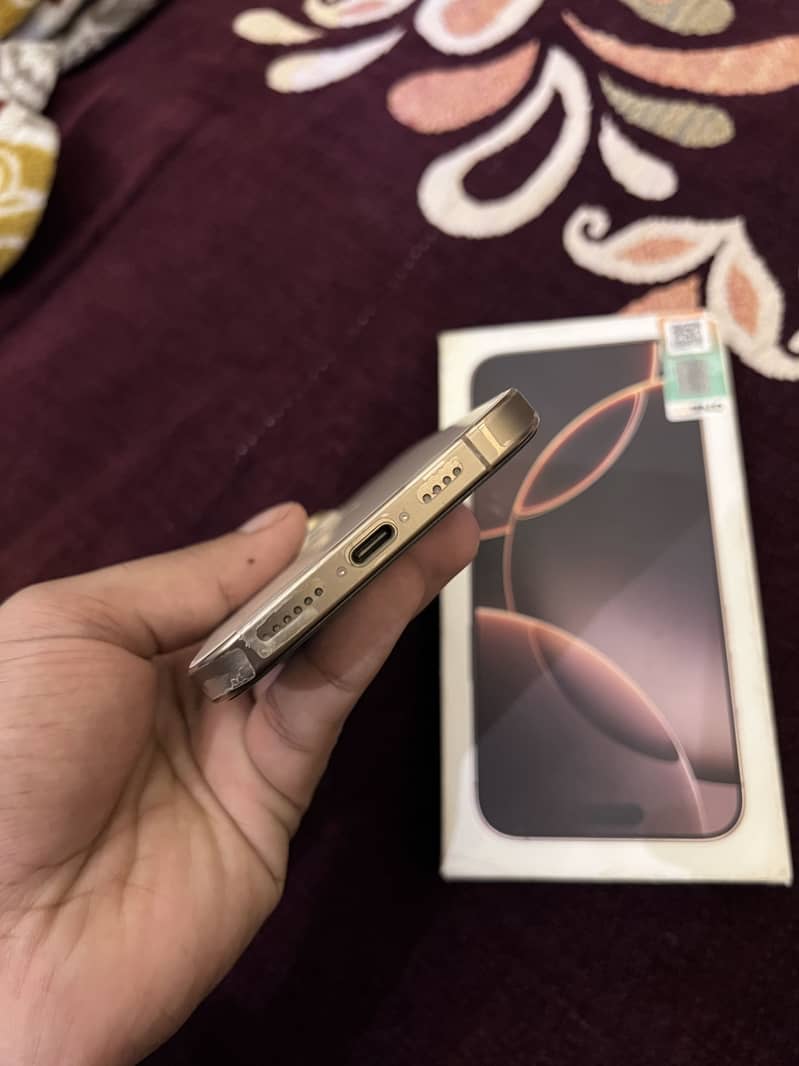 Apple iPhone 16 Pro Max 3