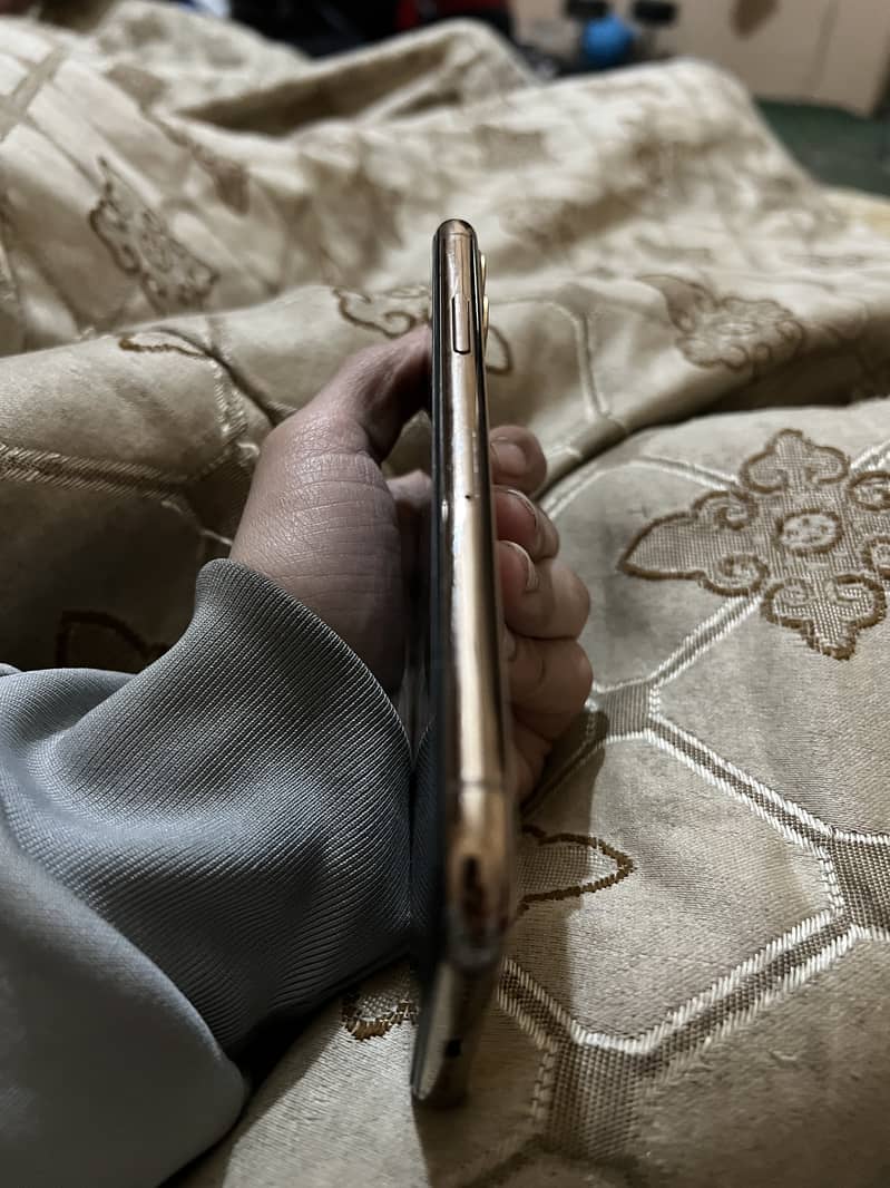 Apple iPhone 11 Pro 2