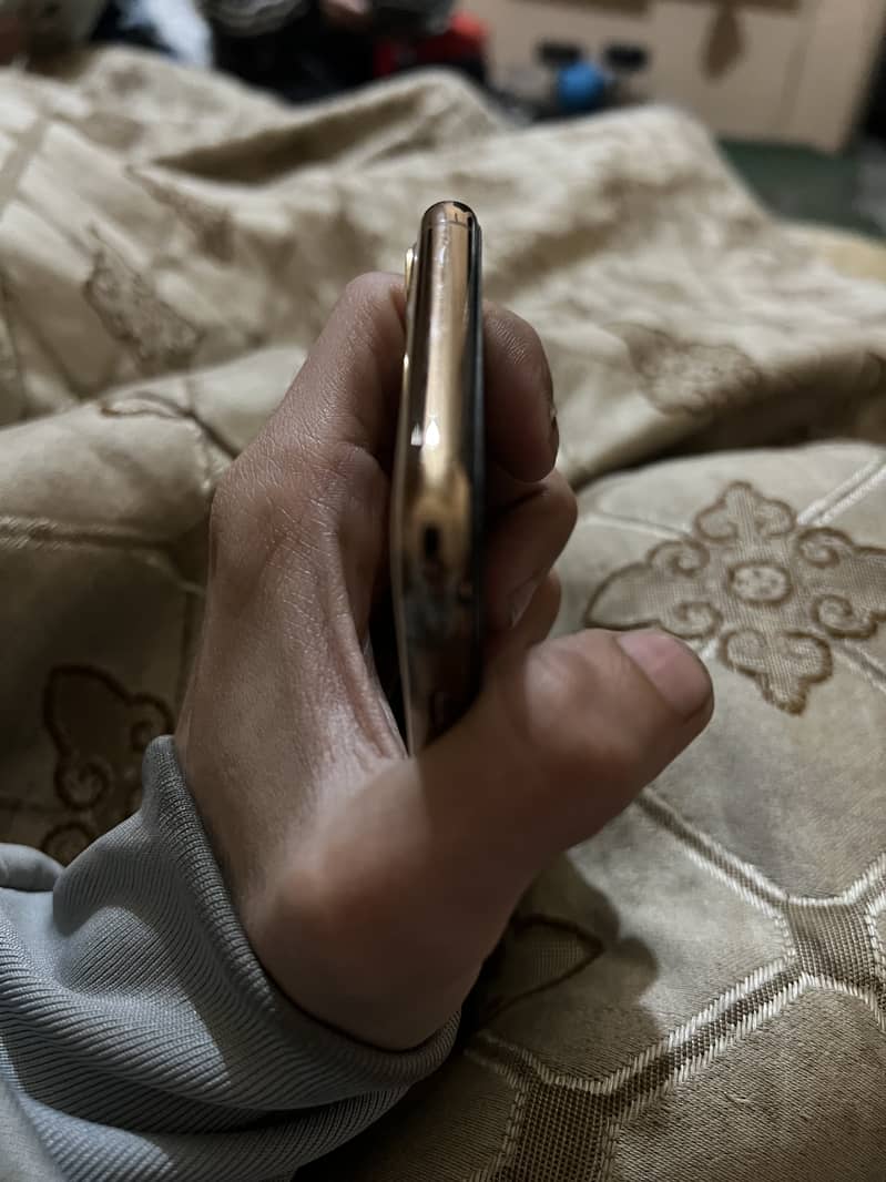 Apple iPhone 11 Pro 3