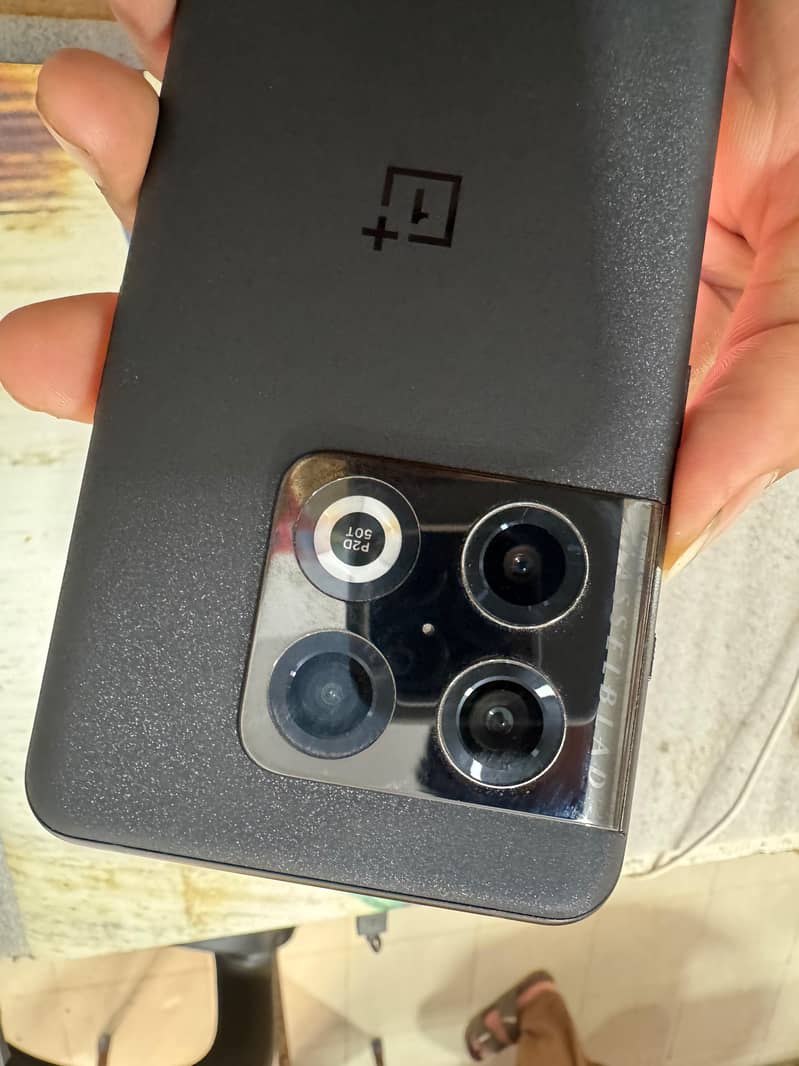One Plus 10 Pro 5