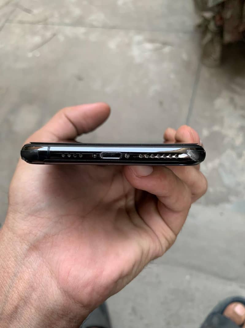 Apple iPhone 11 Pro Max 7