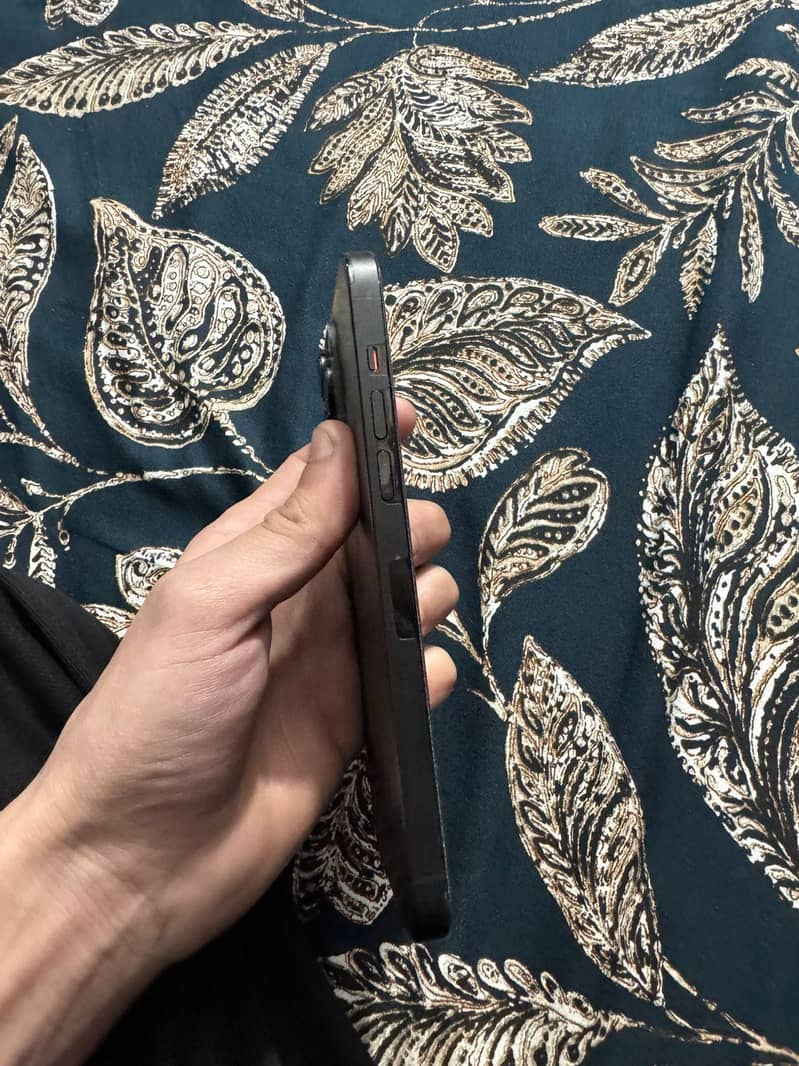 Apple iPhone 14 Pro Max 2
