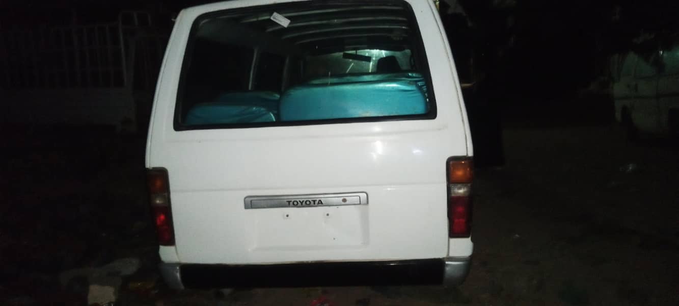 Toyota van 0