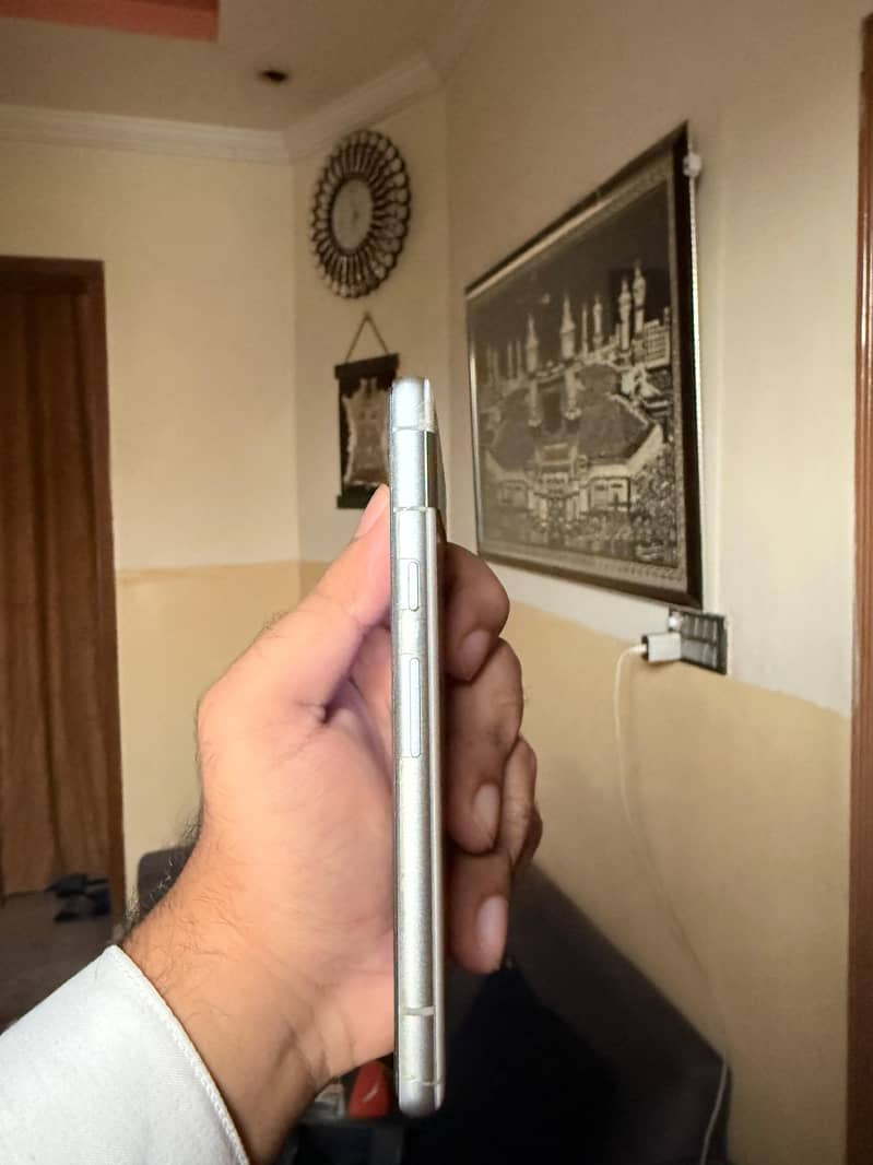 Google Pixel 7a 3