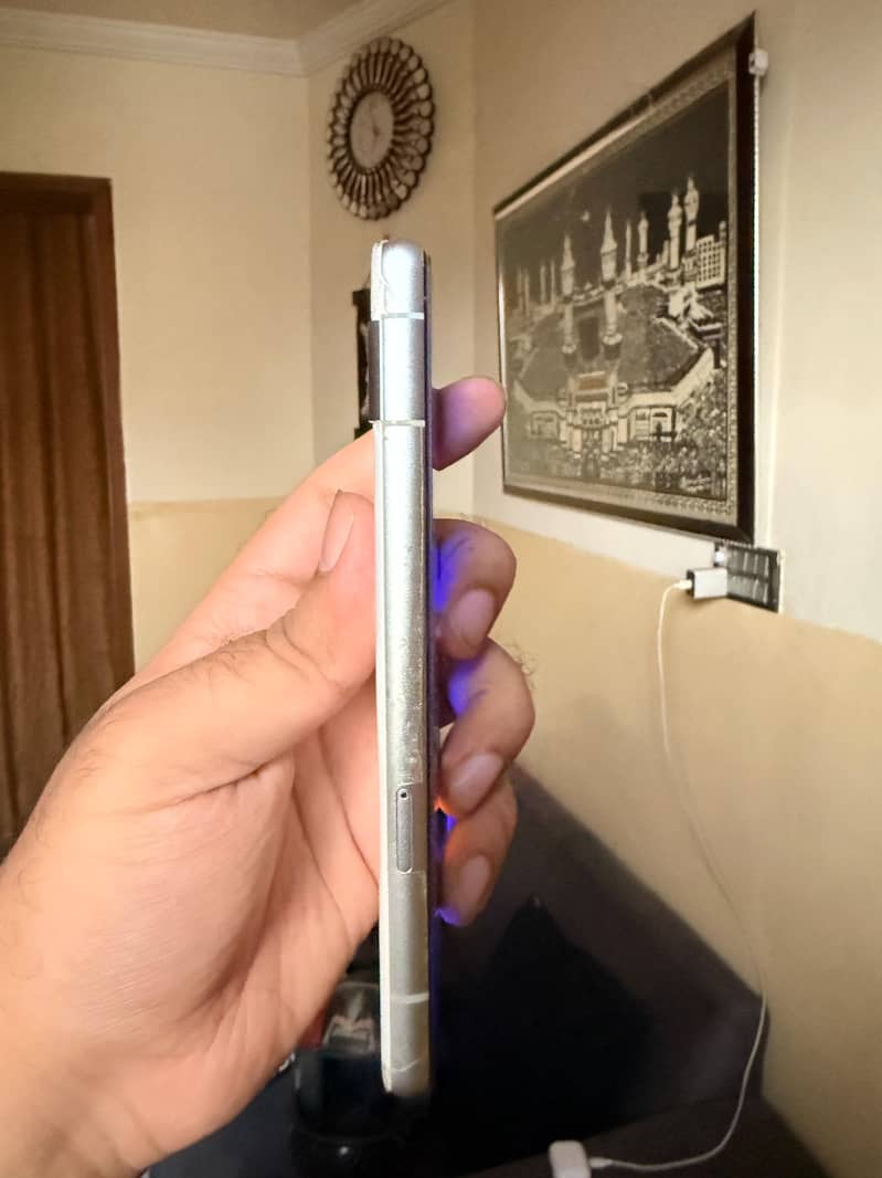 Google Pixel 7a 5