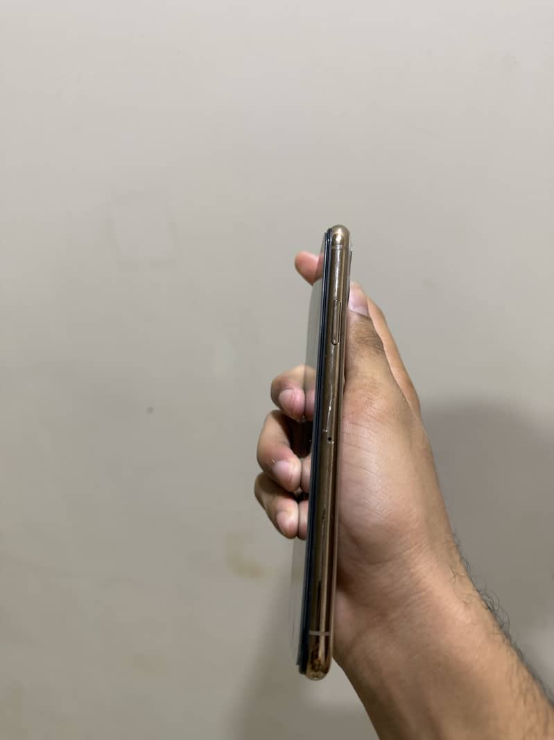 Apple iPhone 11 Pro Max 3