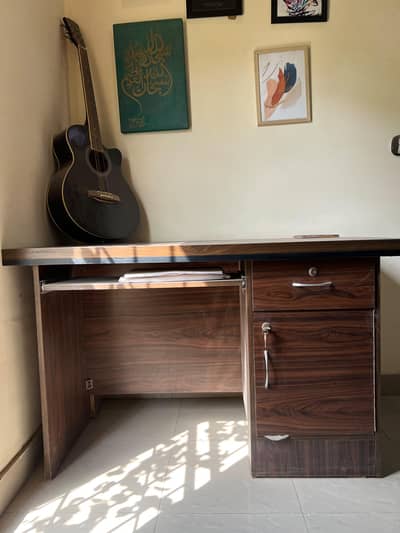 Excellent Condition Computer/Office Table for Sale