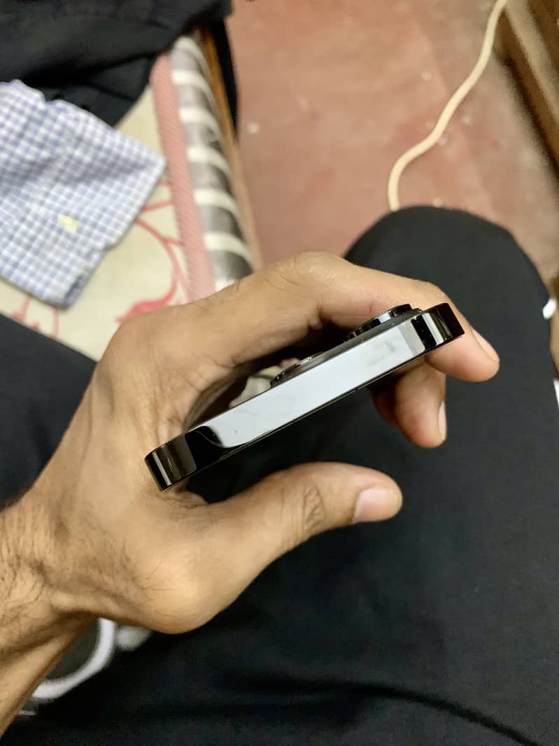 iPhone 14 Pro 2