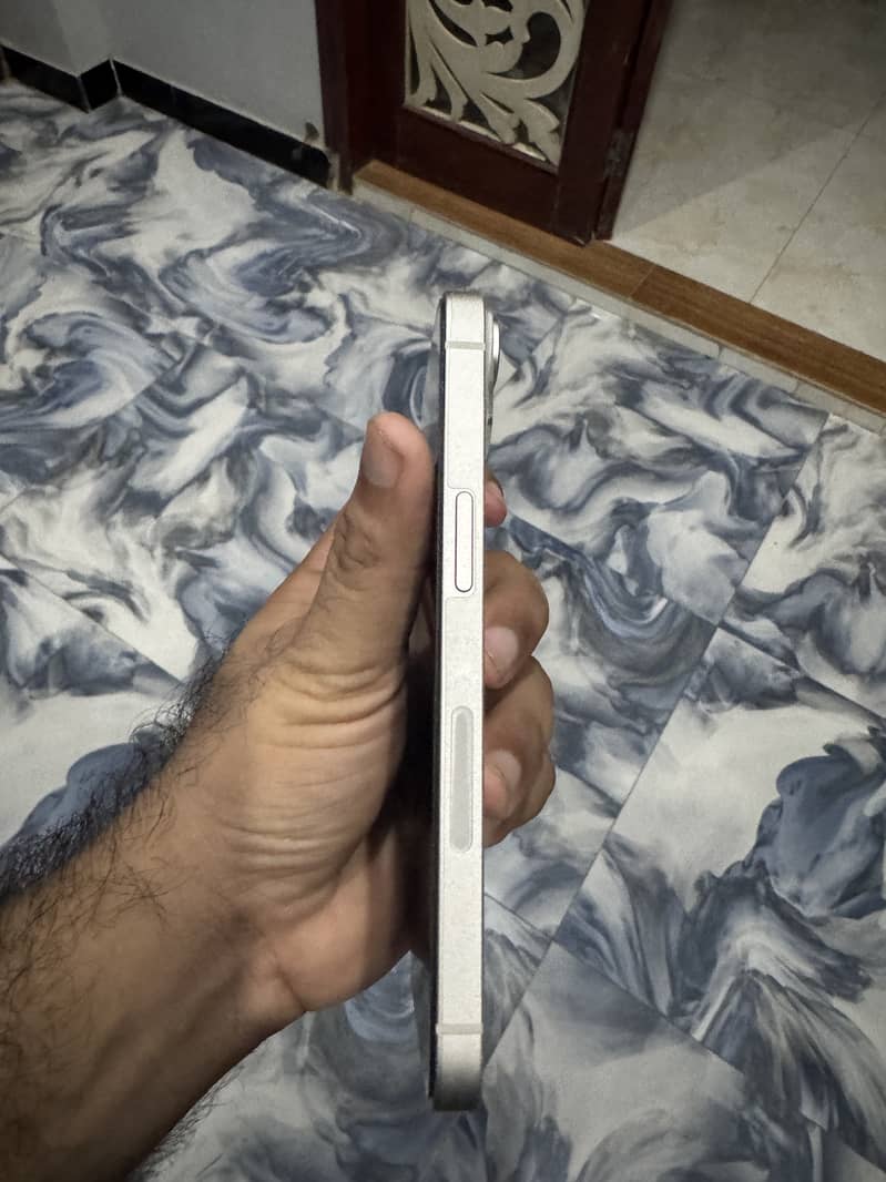 Apple iPhone 14 1