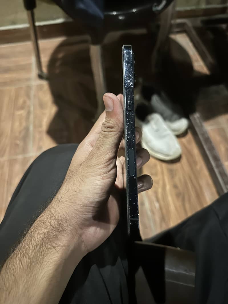 Apple iPhone 12 Pro Max 4