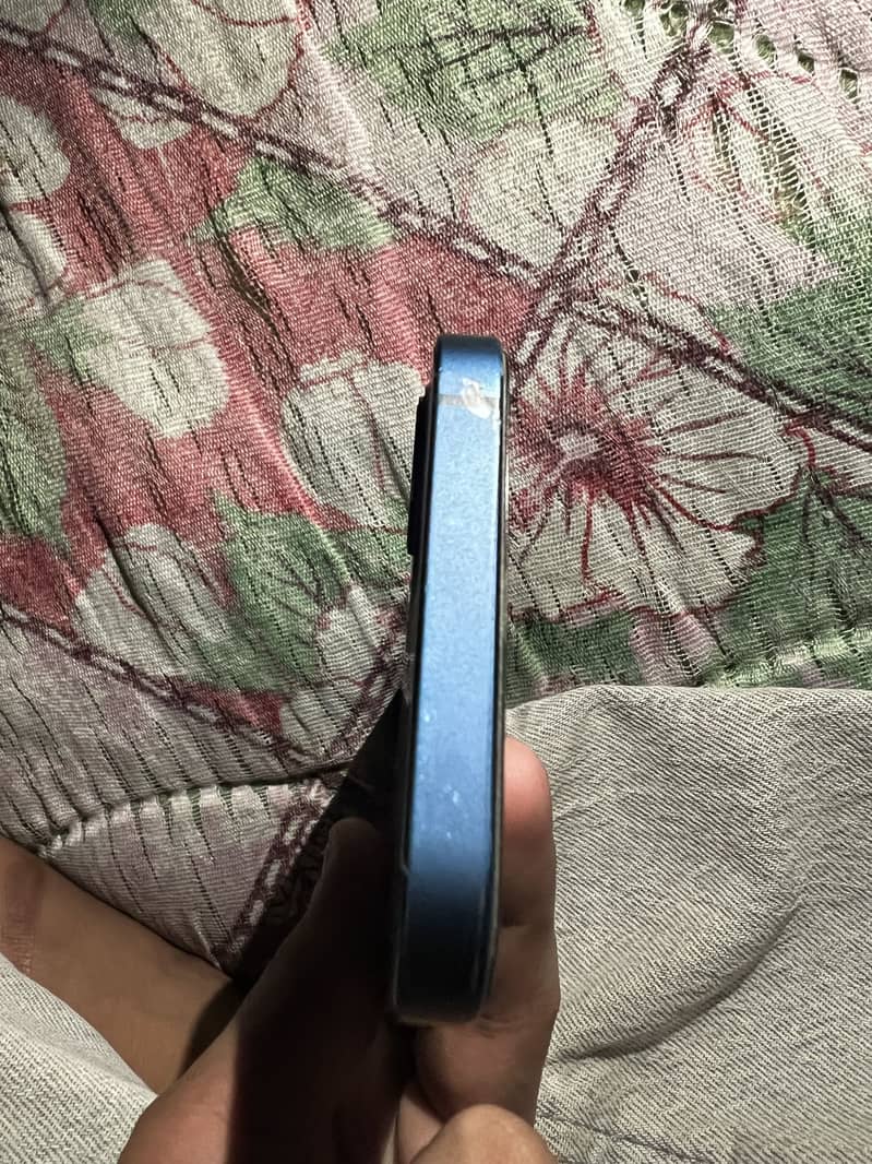 Apple iPhone 12 2