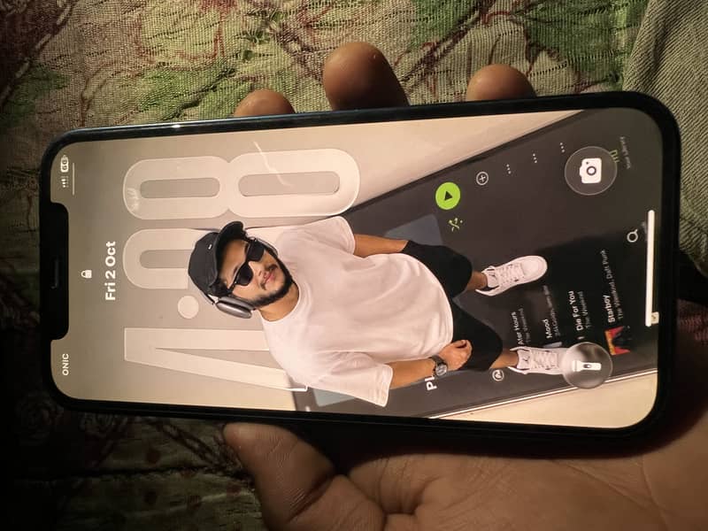 Apple iPhone 12 4