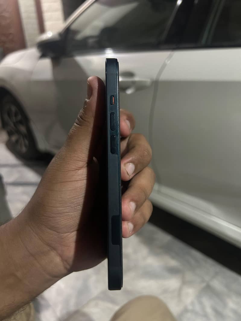 iPhone 14 Jv With Box 3