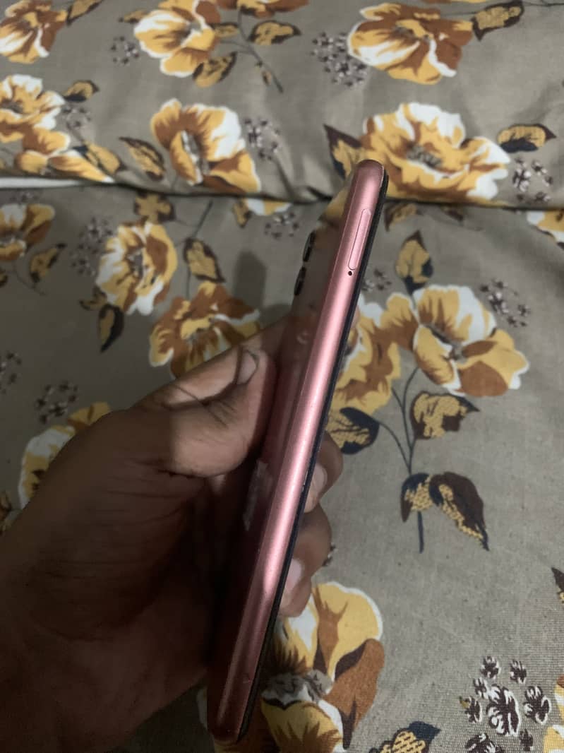 Samsung Mobile A04 3