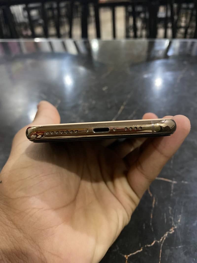Apple iPhone 11 Pro Max 1