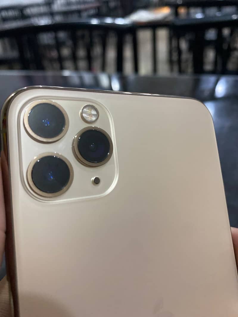 Apple iPhone 11 Pro Max 3