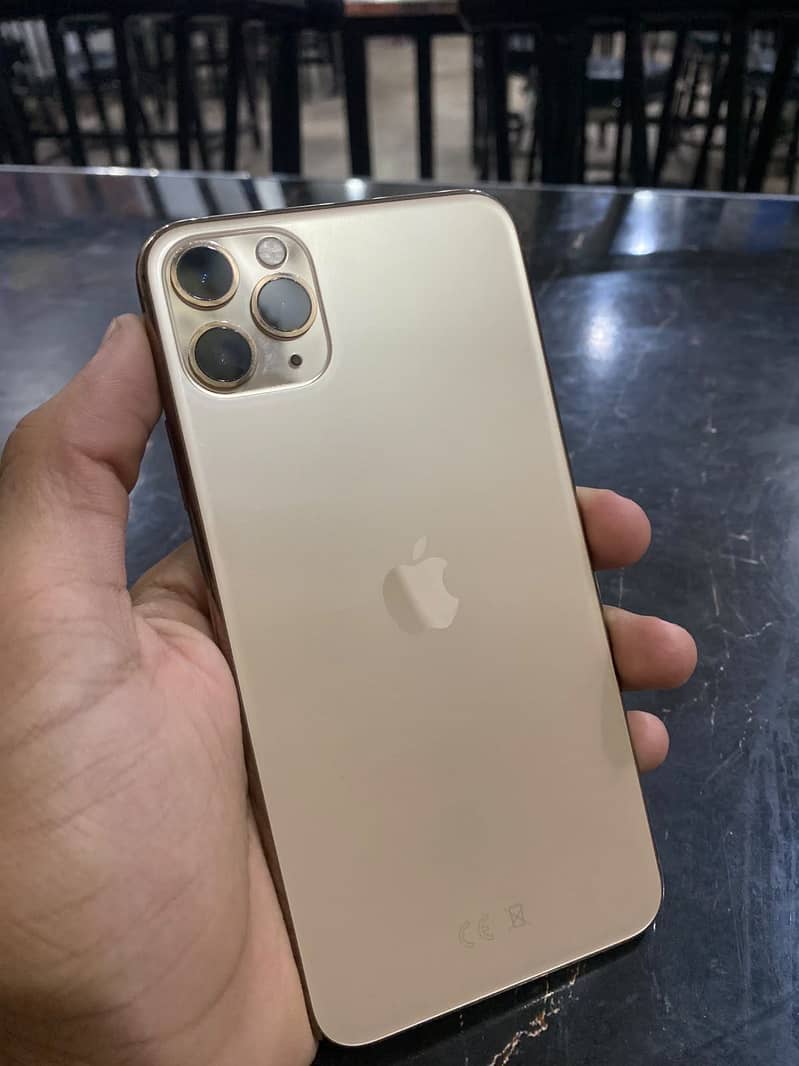 Apple iPhone 11 Pro Max 4