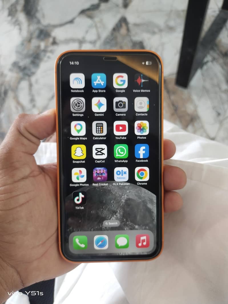Apple iPhone XR 1