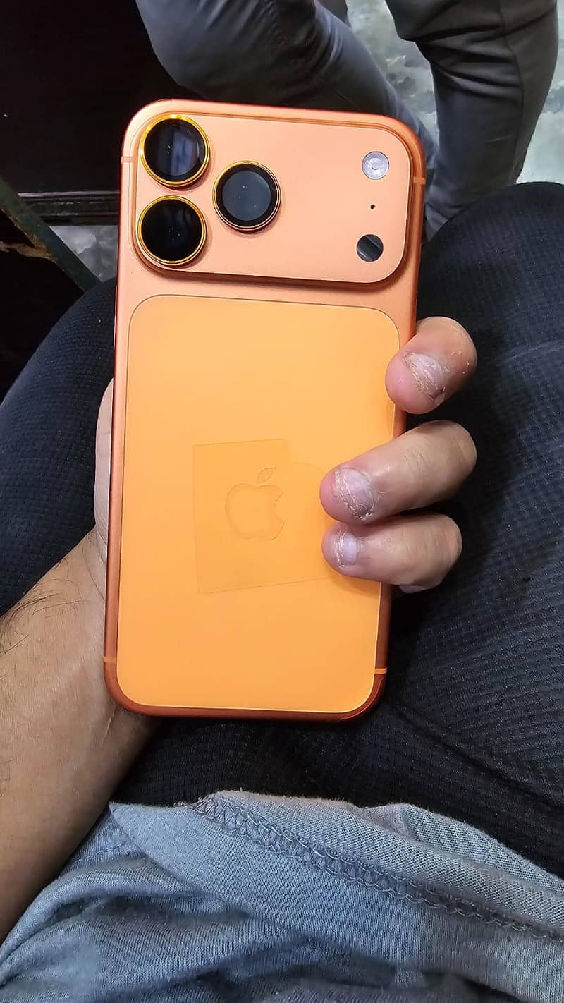 Apple iPhone 17 Pro Max 5