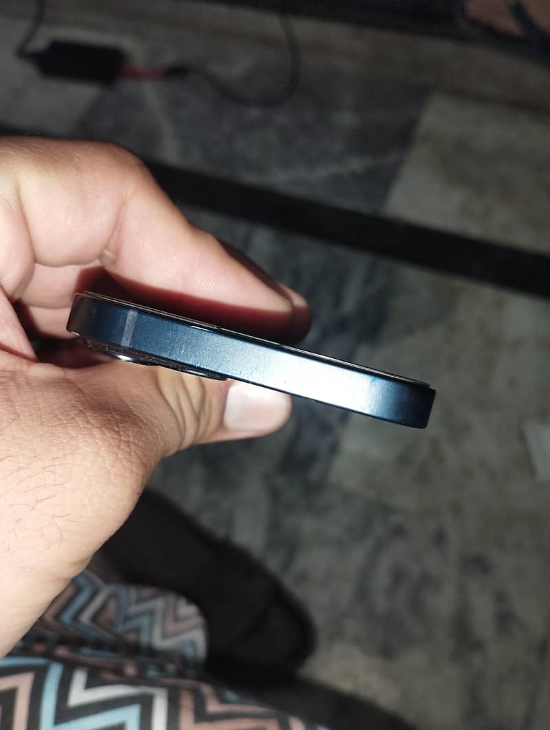 Apple iPhone 13 3