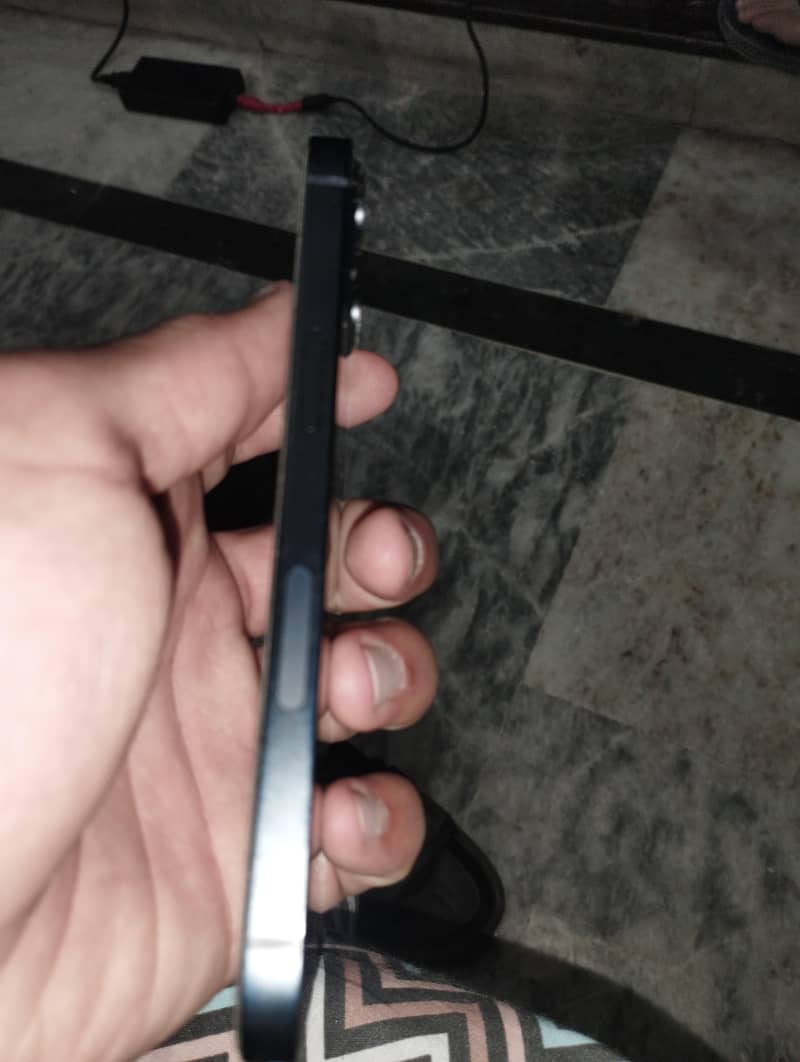 Apple iPhone 13 4