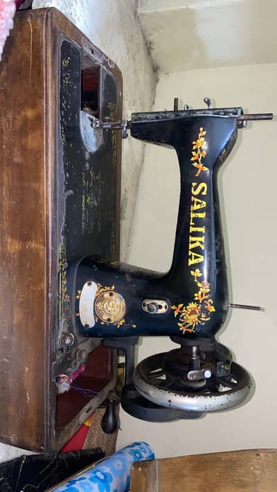 Old but orignal and reliable . Salika silai machine.