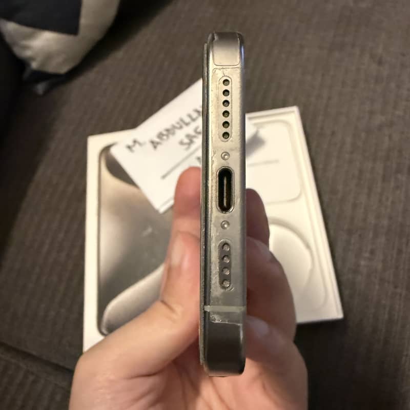 Apple iPhone 15 Pro Max 6