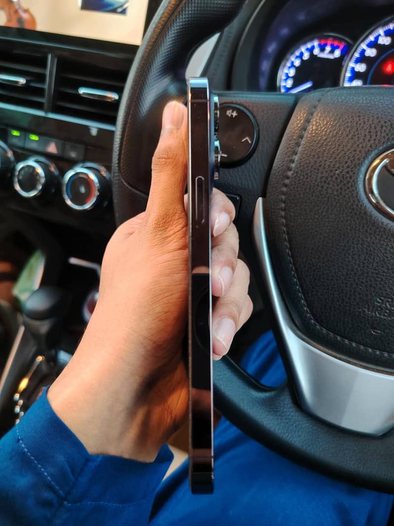 Apple iPhone 14 Pro Max 3