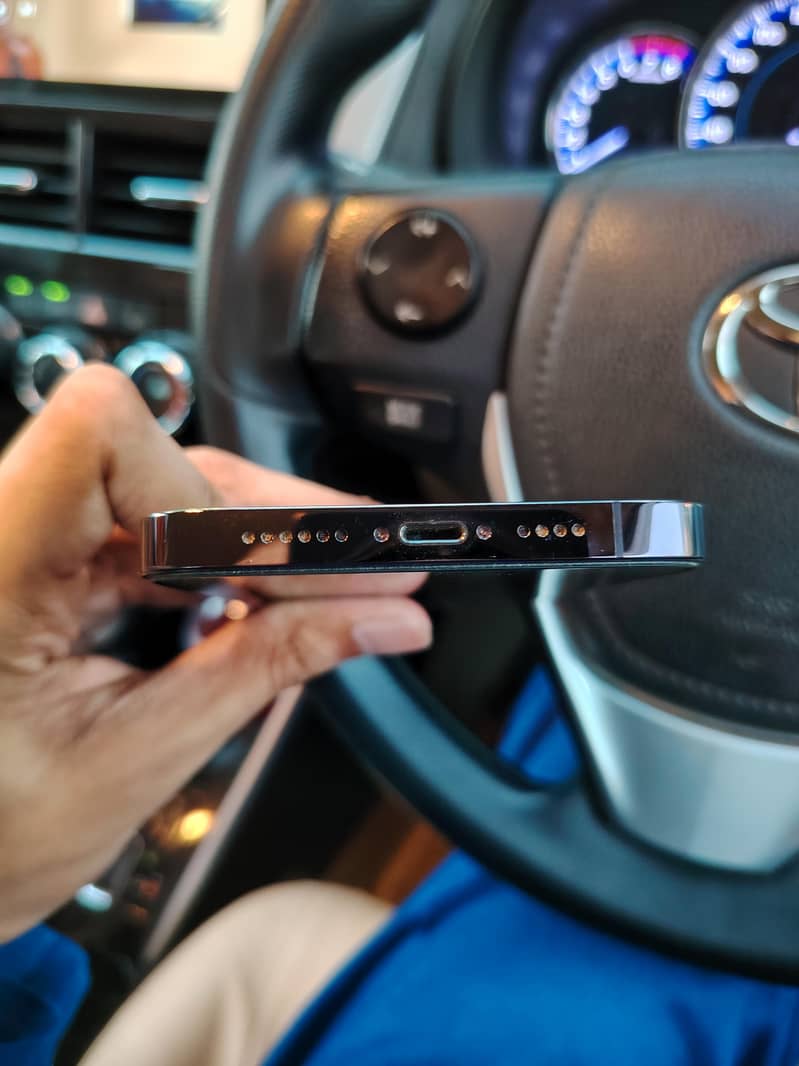 Apple iPhone 14 Pro Max 4