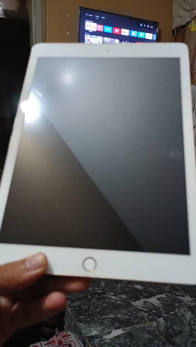 Ipad 8th gen 32gb Rose gold for sale