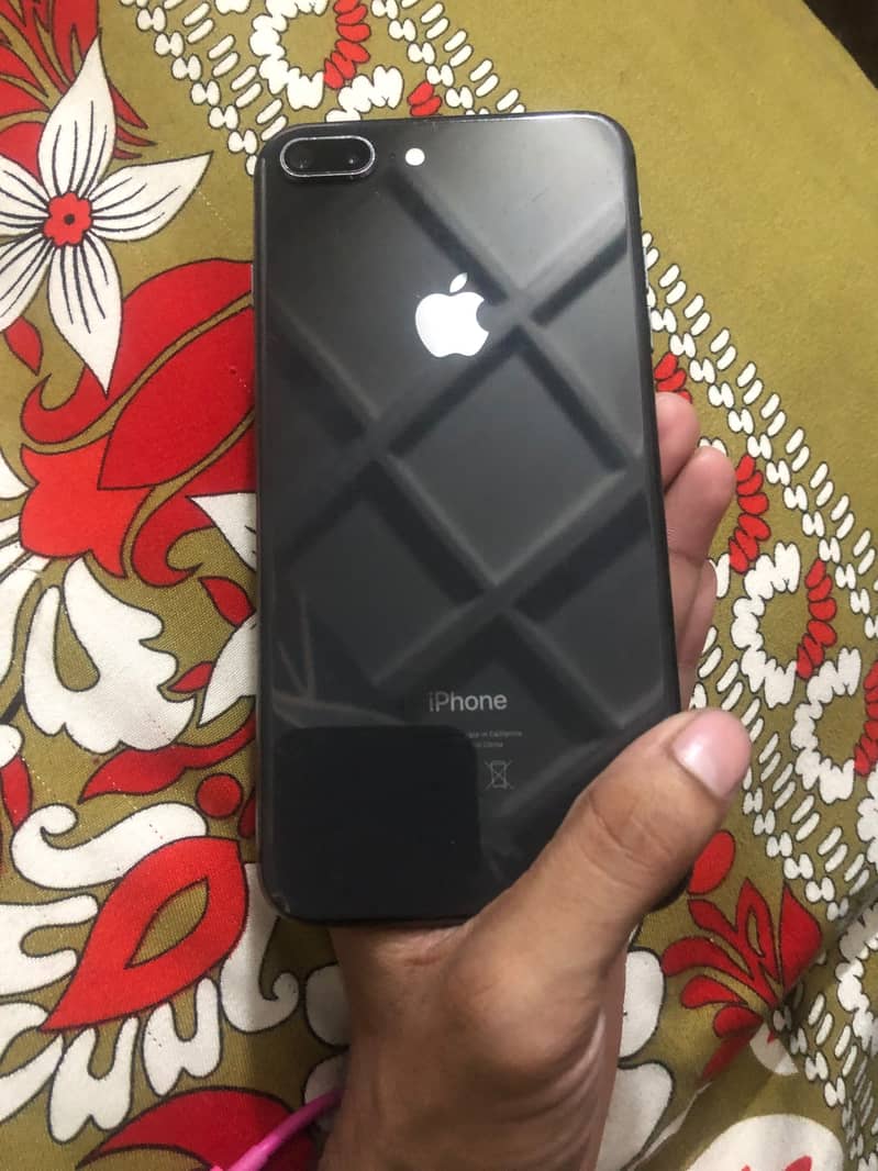 Apple iPhone 8 Plus 0