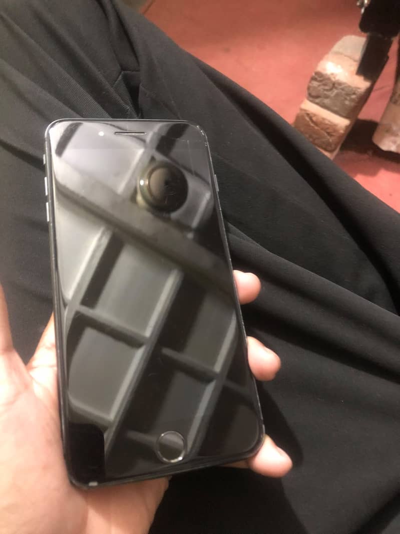 Apple iPhone 8 Plus 1