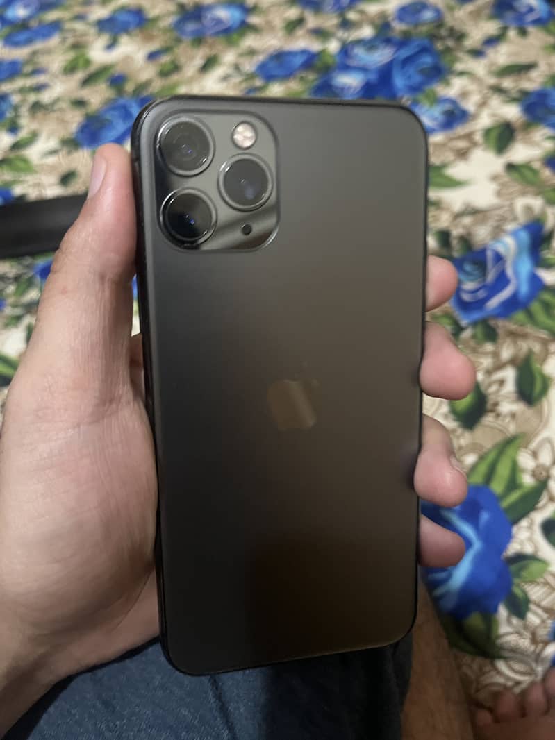 Apple iPhone 11 0