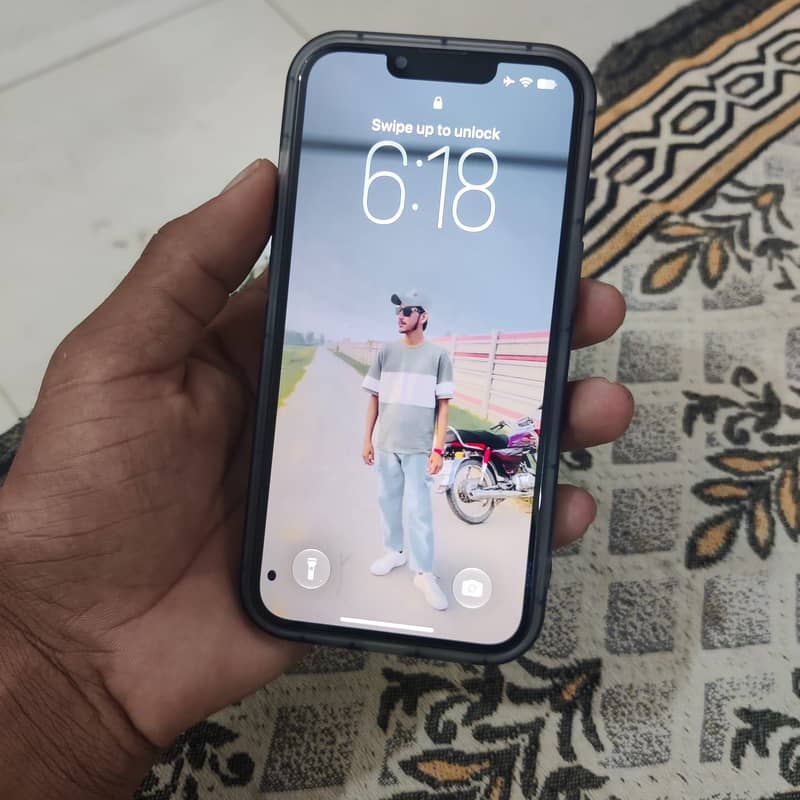 Apple iPhone 13 1