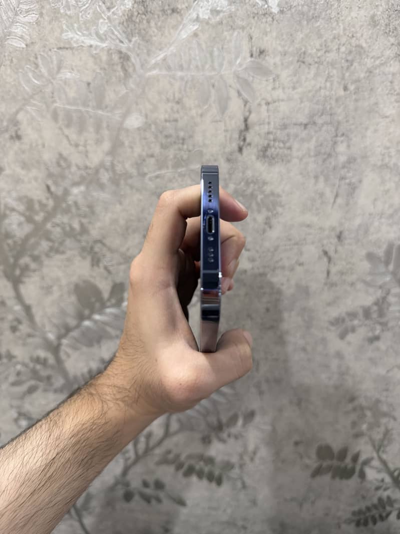 Apple iPhone 13 Pro 1