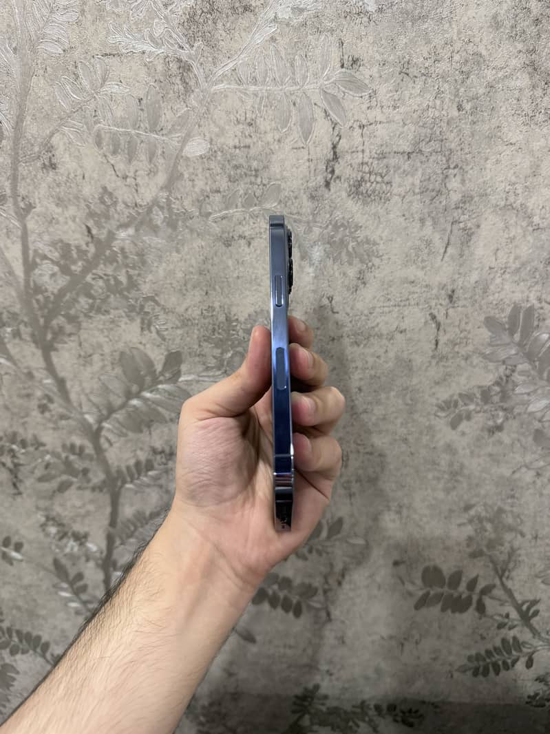 Apple iPhone 13 Pro 4