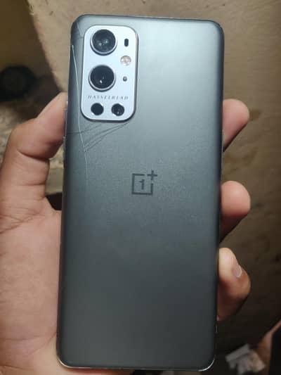 One Plus 9 Pro  12/256 Gbl penal bilkul ded hai