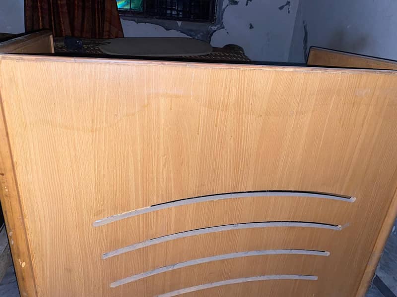 Strong Computer/Stud Table 9/10 Condition 2