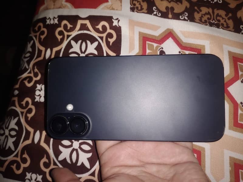 Apple iPhone 16 Plus 2