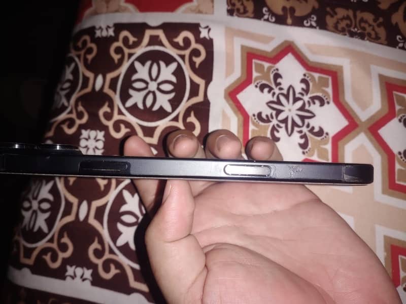 Apple iPhone 16 Plus 3