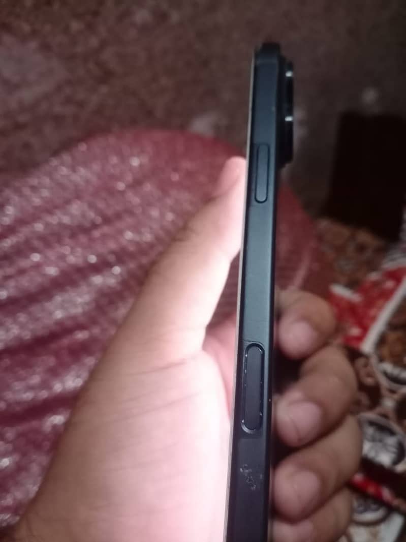 Apple iPhone 16 Plus 4