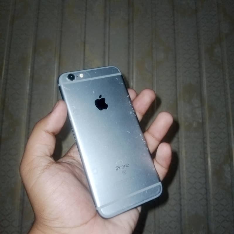 Apple iPhone 6S 1