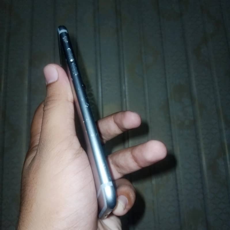 Apple iPhone 6S 5