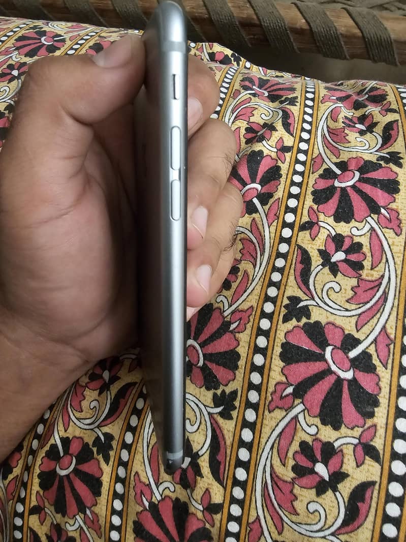 Apple iPhone 6 4