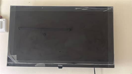 Haier 32" LED TV (H-Cast / Miracast) — 10/10 Condition (Like New)