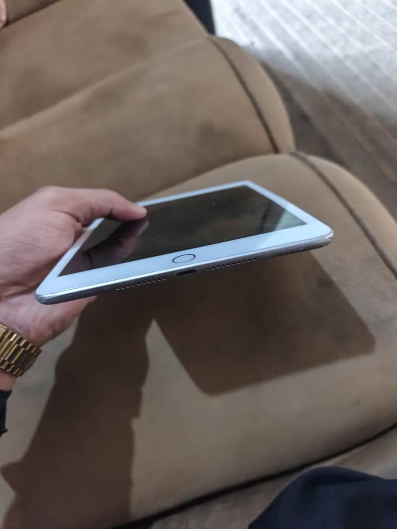 iPad Mini 5th Generation 64GB 2