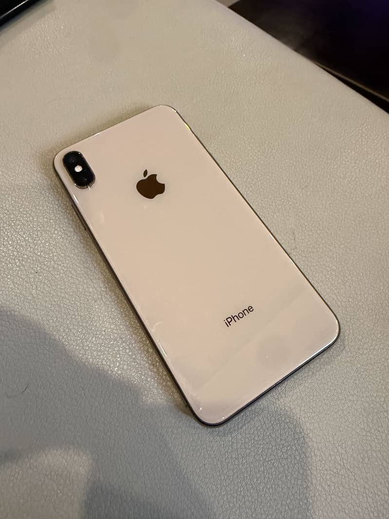 Apple iPhone XS Max 0