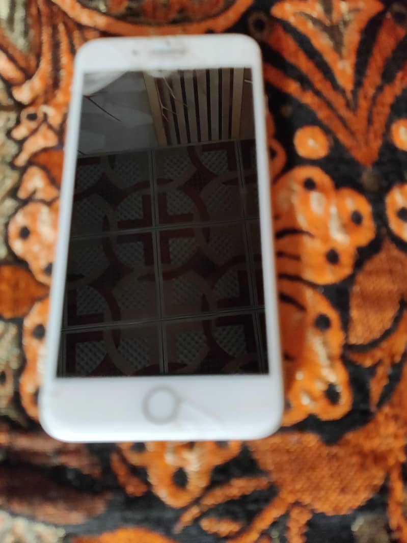 Apple iPhone 8 Plus 0