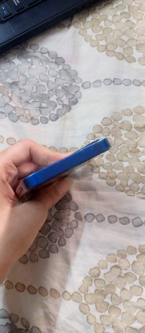 Apple iPhone 12 2